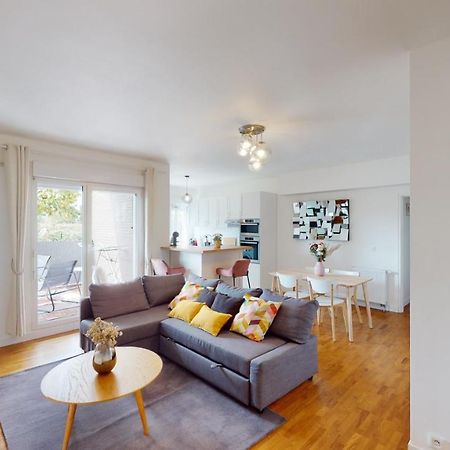 Live Like A Local Stylish 2Br With Balcony & Parking Apartamento Saint-Denis-en-Margeride Exterior foto