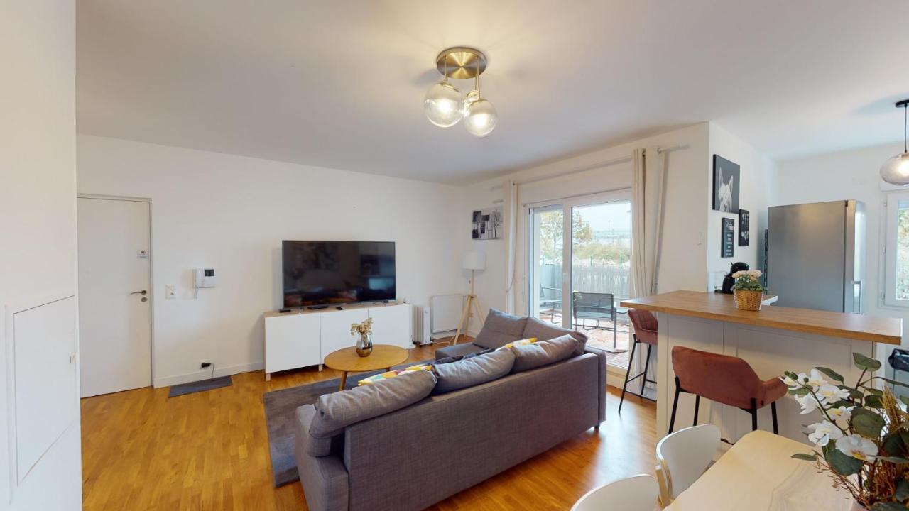Live Like A Local Stylish 2Br With Balcony & Parking Apartamento Saint-Denis-en-Margeride Exterior foto