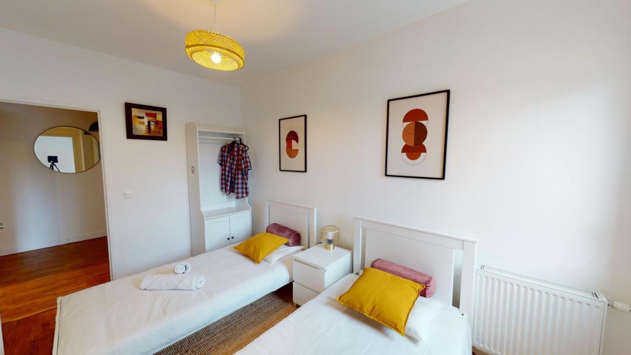Live Like A Local Stylish 2Br With Balcony & Parking Apartamento Saint-Denis-en-Margeride Exterior foto