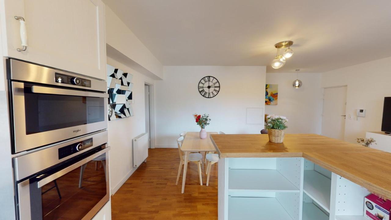 Live Like A Local Stylish 2Br With Balcony & Parking Apartamento Saint-Denis-en-Margeride Exterior foto