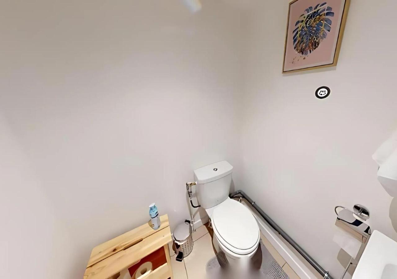 Live Like A Local Stylish 2Br With Balcony & Parking Apartamento Saint-Denis-en-Margeride Exterior foto