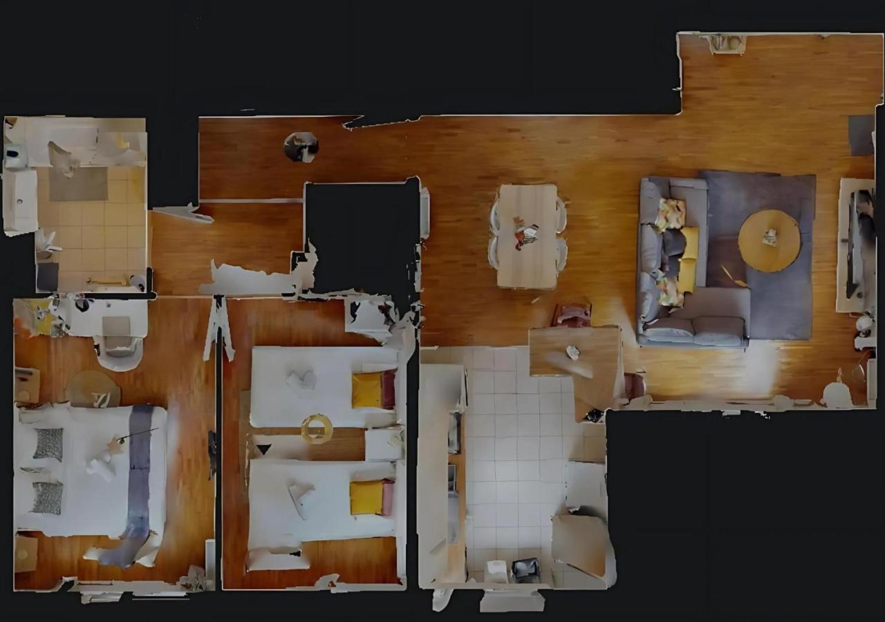 Live Like A Local Stylish 2Br With Balcony & Parking Apartamento Saint-Denis-en-Margeride Exterior foto
